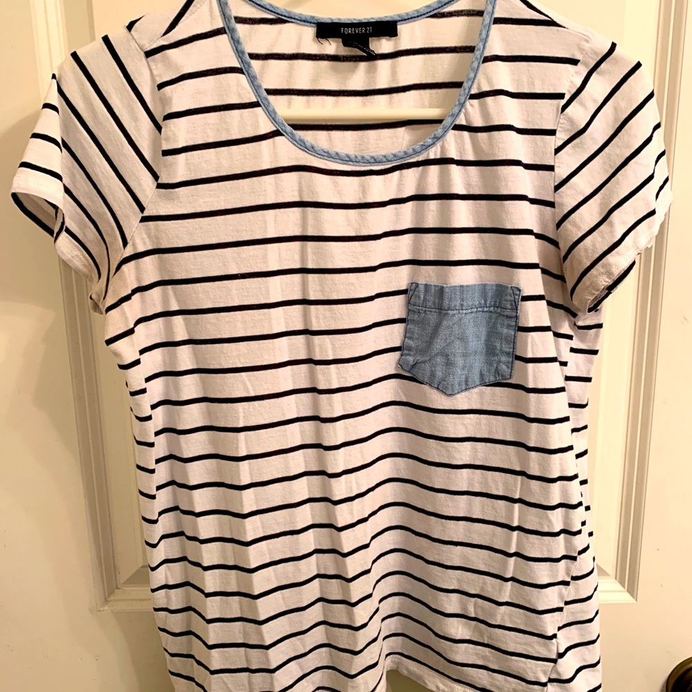 Black & White Stiper T-Shirt with Blue Pocket